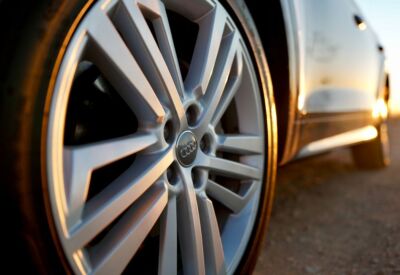 Close up shot of the front driver's side wheel on the Audi Q5 available from High Flying Rentals.