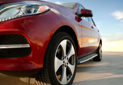 Close up shot of the Mercedes Benz GLE-Class displaying the wheel