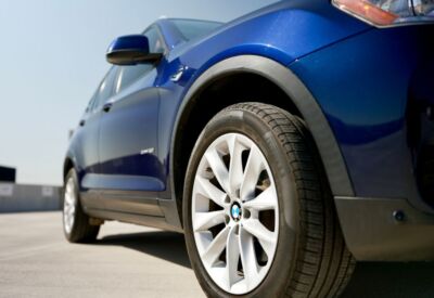 Close up of the BMW X3 passengers side wheel.