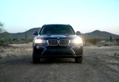 Frontal wide shot of the BMW X3.