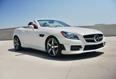 Front angle shot of the Mercedes-Benz SLK-Class
