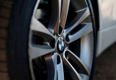 Close up shot of the wheel on a BMW 4-Series Convertible.