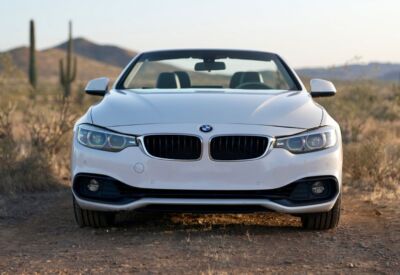 Frontal close up shot of the BMW 4-Series Convertible.