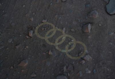 Photo of the logo emblem for the Audi Q5 from High Flying Rentals.